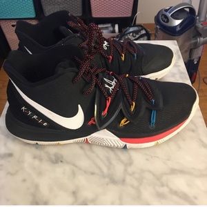 Kyrie 5 Friends